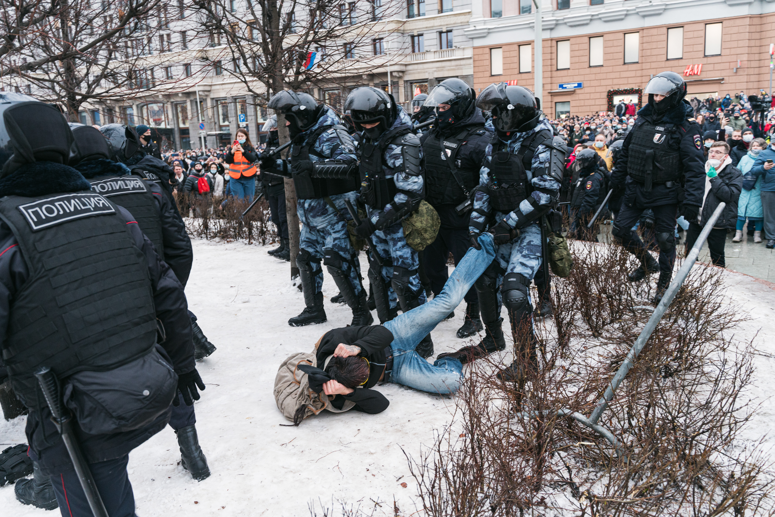 Задержание на акции «Свободу Навальному!» в Москве, Пушкинская площадь, 23 января 2021 года / Фото: Наталия Буданцева для ОВД-Инфо