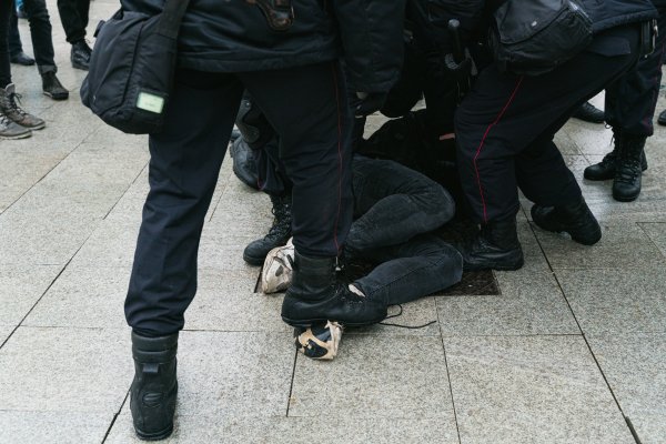 Во время зимних протестов 2021 года полицейские избивали журналистов. Эти случаи до сих пор не расследованы