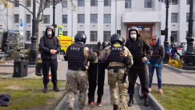 В Хабаровске ОМОН разогнал митингующих в поддержку экс-губернатора Фургала