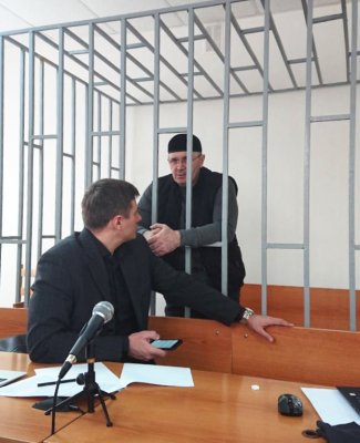 Суд оставил под арестом главу чеченского «Мемориала» Оюба Титиева